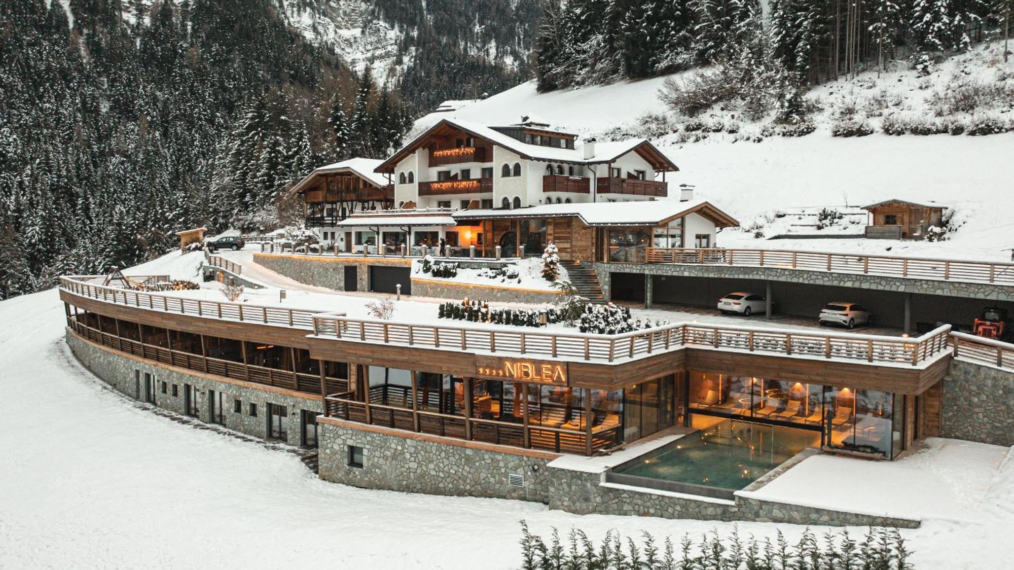 Hotel Niblea Dolomites Ortisei Eksteriør billede